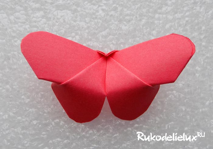 Бабочка в технике оригами