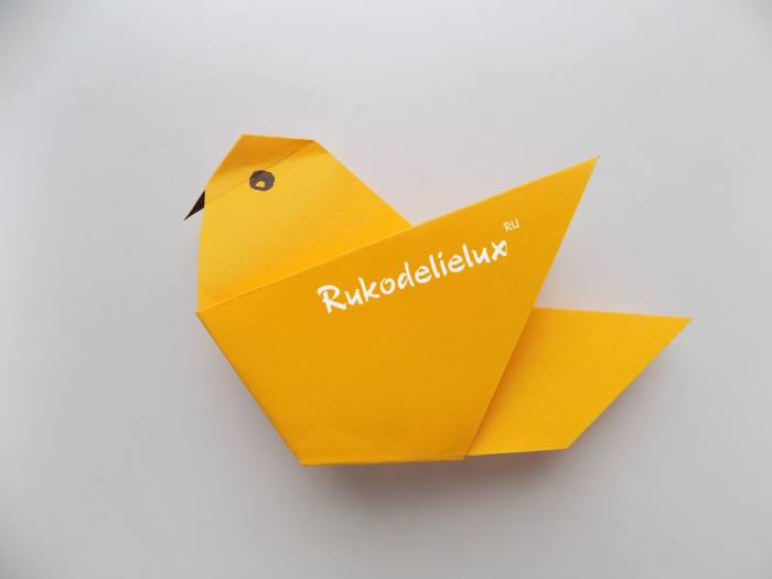 сделанная оригами птичка для детей