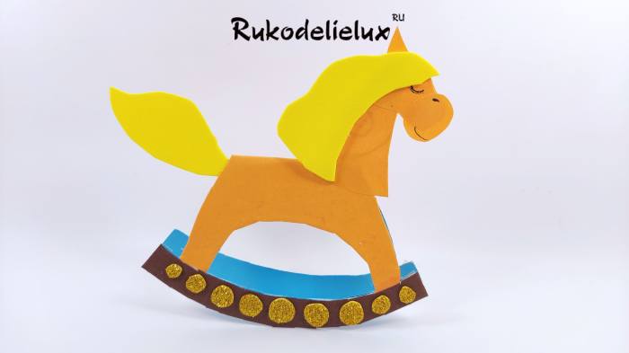 бумажные хвост и грива лошадки для детей