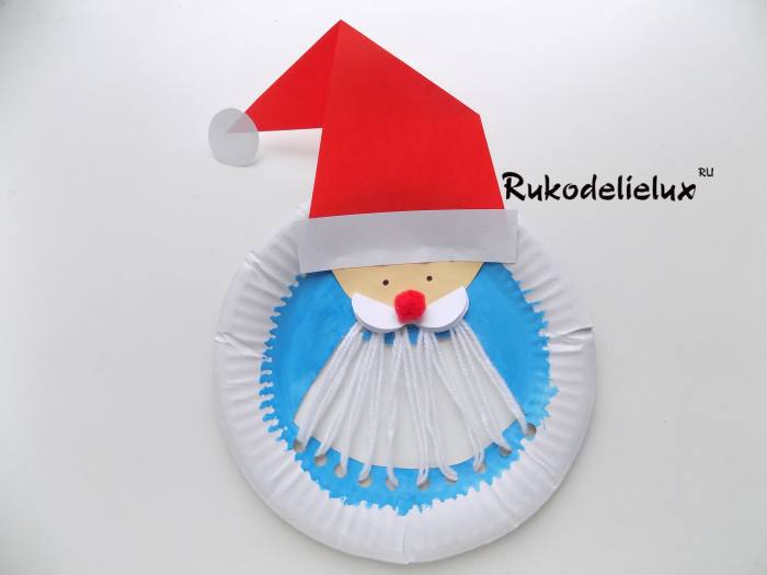 готовый Дед Мороз из бумажной одноразовой тарелки фото