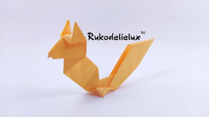 готовая белочка из бумаги оригами для детей